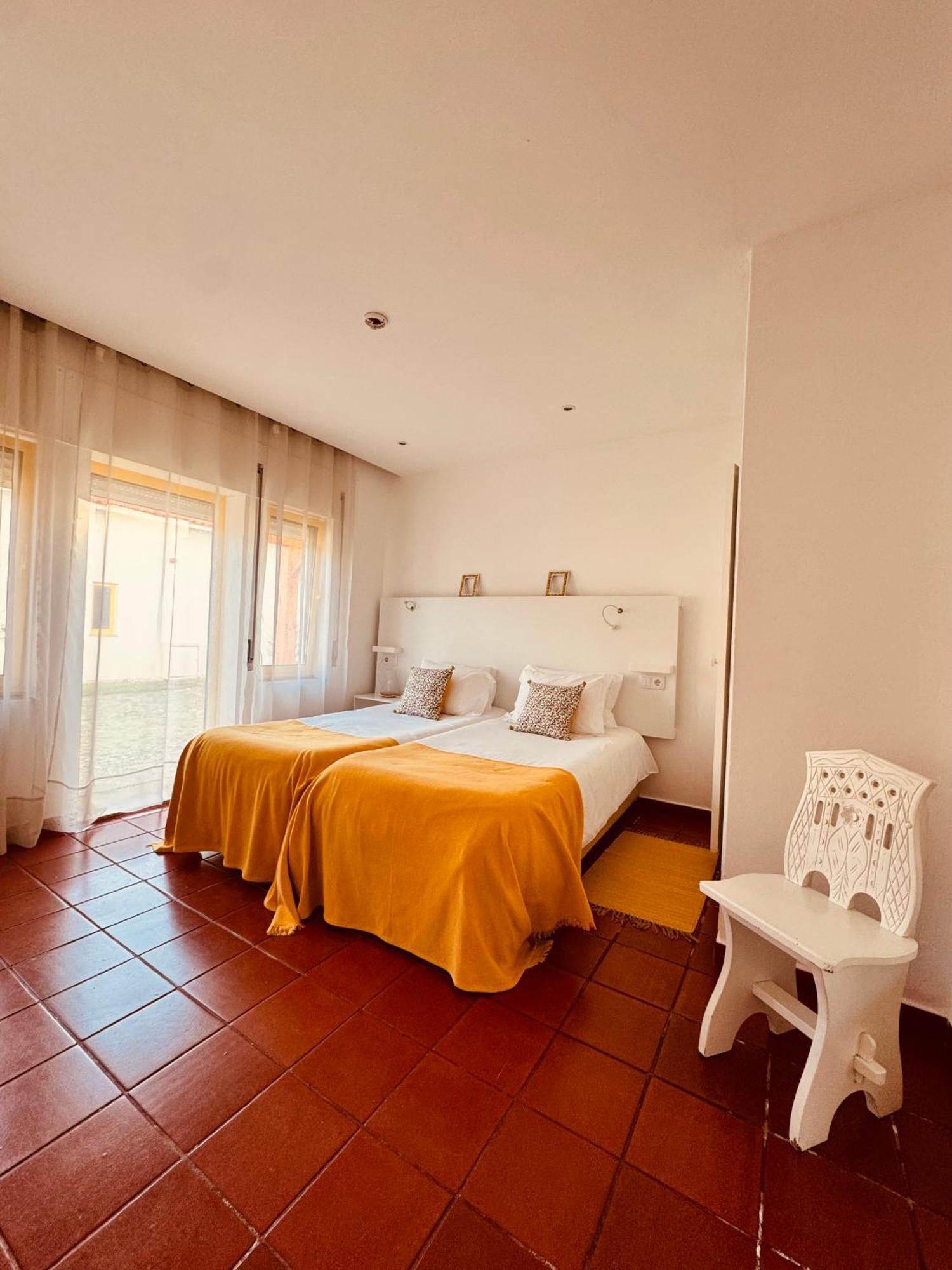 Aldeamento Turistico Do Camarido, Nature & Beach Resort Каминья Номер фото